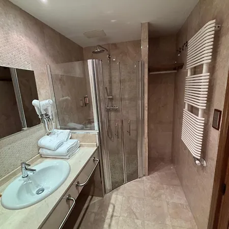 Tierra De Cubas מלון